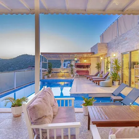 3 Bedroom With Private Pool In Kisla Bay 卡尔坎