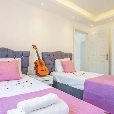 3 Bedroom With Private Pool In Kisla Bay Vilă